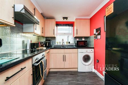 1 bedroom flat to rent - Photo 5