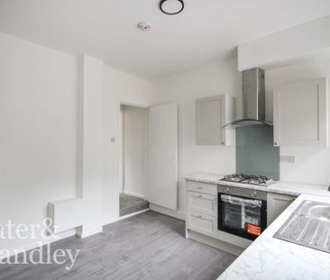 2 bedroom terraced house to rent - Photo 5