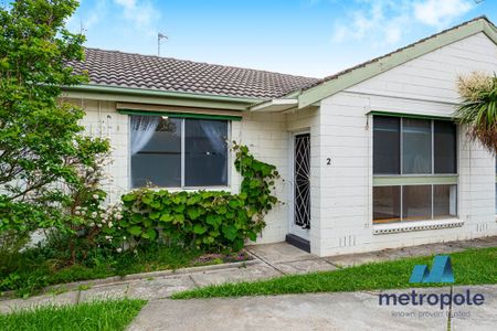 2/10 Cook Street, BRUNSWICK WEST, VIC - Photo 3