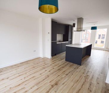 2 bedroom end of terrace house to rent - Photo 2