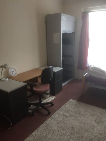 4 Bed Semi-Detached House, Arley Hill, BS6 - Photo 5