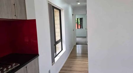 Charming 2BR Flat in Mangere, Auckland - Photo 4