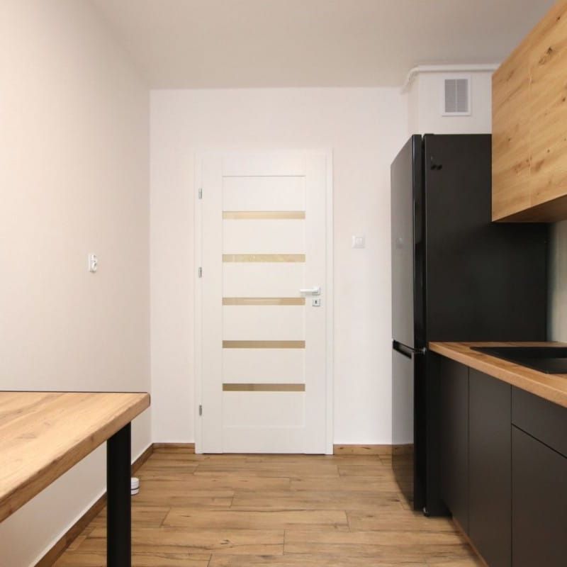 Dwa pokoje z osobną kuchnią po generalnym remoncie 58.65 m² - Фото 1