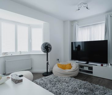 Masar Close, Epsom - Photo 2