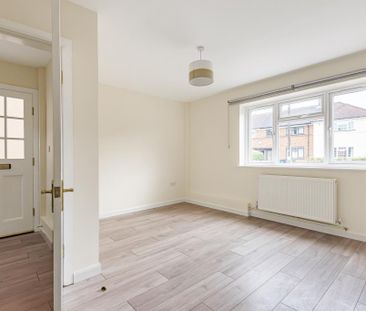 2 bedroom semi-detached house to rent - Photo 2