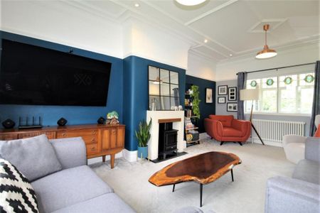 4 bedroom semi-detached house to rent - Photo 3