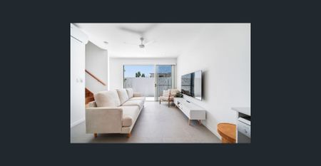 NEW THREE BEDROOM TOWNHOUSE - Photo 2