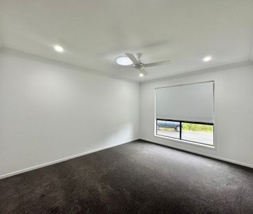 Immaculate Family Home in the Heart of Morisset - Photo 6