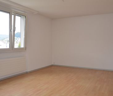 "grosszügige, moderne 3.5-Zimmer-Wohnung mit grossem Balkon" - Photo 3