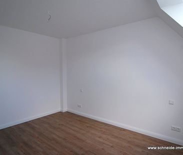 Am Elbdeich gelegene, geräumige 3-Zimmer-1.Obergeschoss-Wohnung mit... - Photo 1
