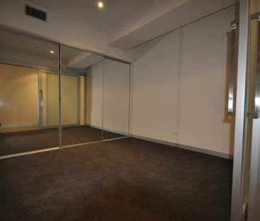 Contemporary City Living with Space and Style - Photo 6