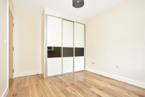 To Let 2 Bed Apartment - Photo 1