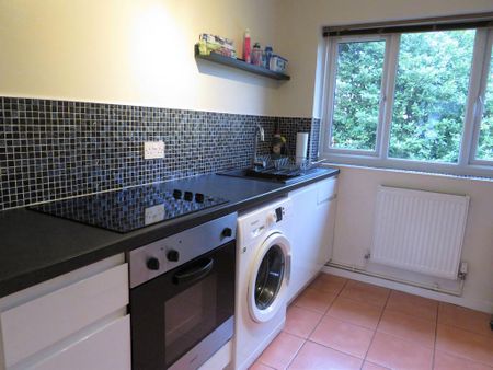 2 bedroom flat to rent - Photo 4