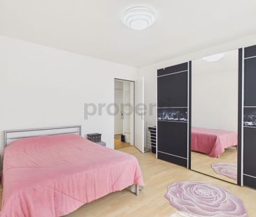 Eigentumsstandard mit Panoramafenstern: Grosszügige 74 m², Tiefgara... - Photo 3