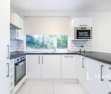 2 bedroom apartment to rent Beechcroft Manor, Weybridge, Surrey, KT13 - Photo 5