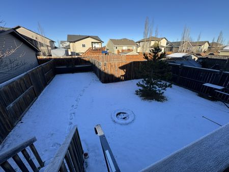 MODERN 4 BEDROOM FULL HOUSE IN BLACKFALDS! - Photo 3