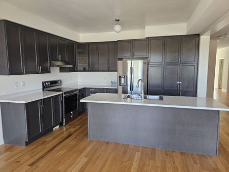 For Lease - 135 Yacht Drive, Clarington, Ontario - Photo 4