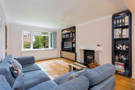 4 bedroom end of terrace house to rent - Photo 3