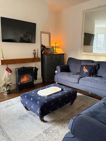 2 Bed Flat, Corfe House, SW8 - Photo 2