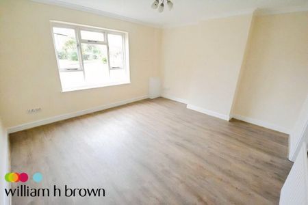 Chadwell St Mary - Photo 2