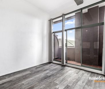 Separate living studio apartment located on King Street - Photo 4