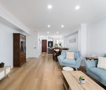 Ultimate Convenience and Modern Living: Beautiful Townhouse in Gate... - Photo 5