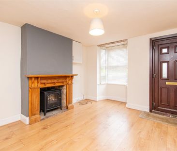 2 bed House - Mid Terrace To Let - Photo 1