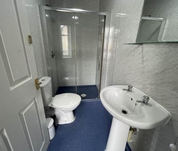 4 bedroom flat to rent - Photo 5