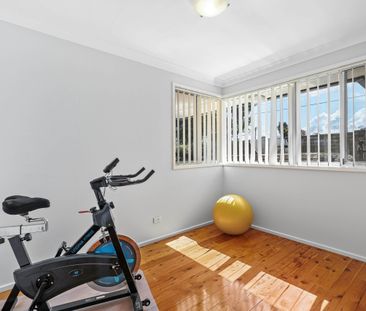WELL APPOINTED HOME IN A QUIET STREET! - Photo 1