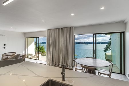 Seaside on Sarsfield - Photo 5