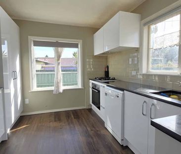 Best location in Stokes Vegas! - Photo 4