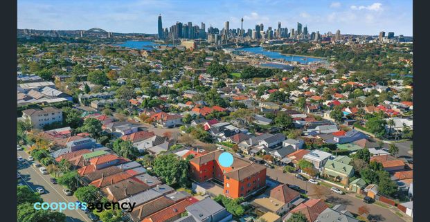 Near new refurbishment - 2 BR - Photo 1