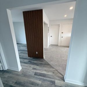 APPARTEMENT 4 1/2 A ST-CONSTANT AVEC 2 CHAMBRES À COUCHER FERMÉES AU DERNIER ETAGE - Photo 2