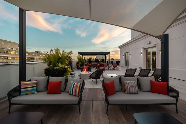 6801 Abraham de Sola St, Côte Saint-Luc, QC - Photo 1