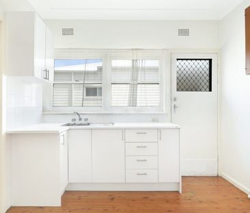 Grassed courtyard - Photo 3