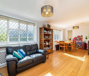 4 bedroom detached house to rent - Photo 2