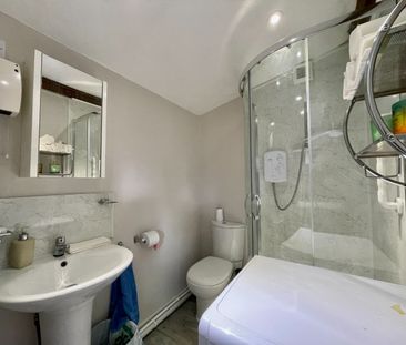 2 bed detached house to rent in 140 Locks Ride, Ascot, Berkshire, SL5 8QX - Photo 1