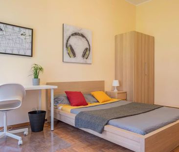 Via Lorenteggio, Milan, Lombardy 20146 - Foto 1