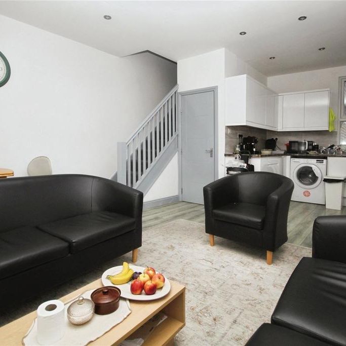 3 bedroom apartment to rent - Photo 1