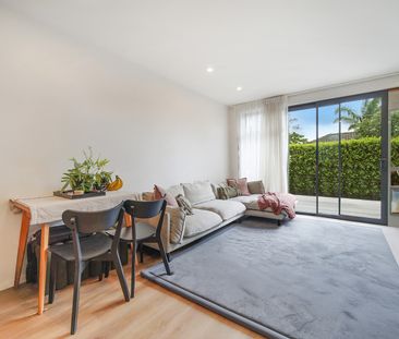 Near new town house in Birkdale - Photo 4