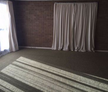 27 Muresk Street, Farrer ACT, Belconnen - Photo 5