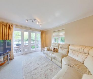 2 bedroom ground floor flat to rent - Photo 1