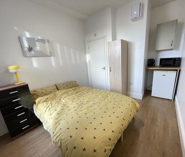 1 bedroom house of multiple occupation to rent - Photo 5
