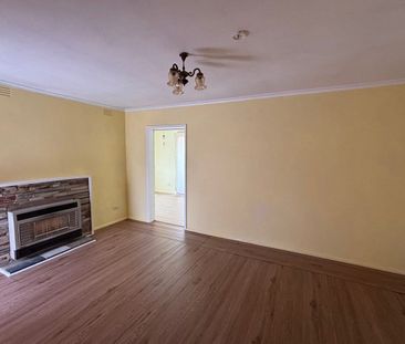 Spacious Family Home In Convenient Location: - Photo 1