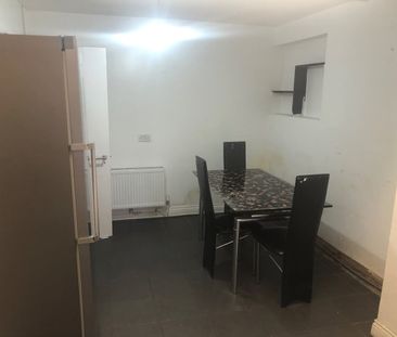 3 Bed Semi-Detached House, Brassie Avenue, W3 - Photo 2