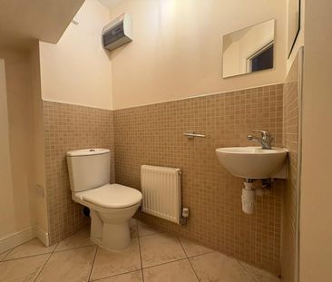 ParkCourtCottage, ParkCourt, HighStreet - Photo 1