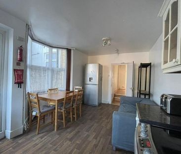 Room in a Shared House, Coleraine Road, N8 - Photo 3