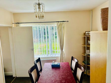 3 bedroom semi-detached house to rent - Photo 2