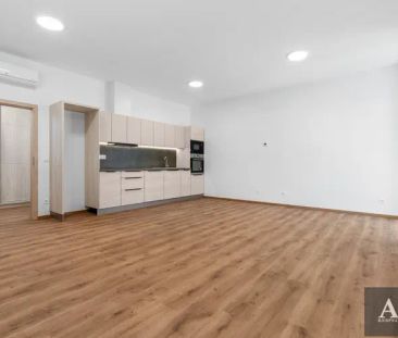 Pronájem bytu 1+kk Strážnice - Náměstí Svobody - Photo 4
