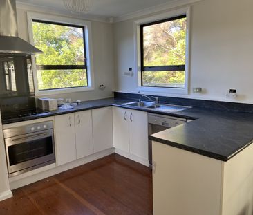 3 BEDROOM FAMILY HOME! - Photo 4